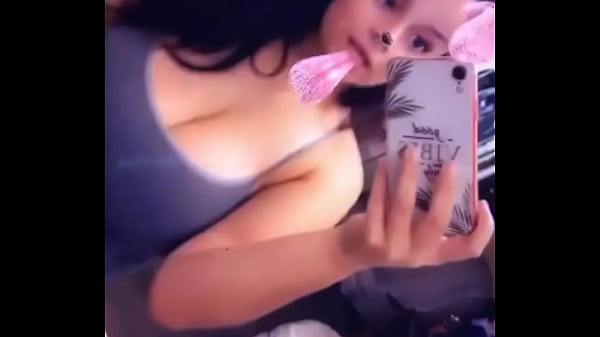 thumb boobs