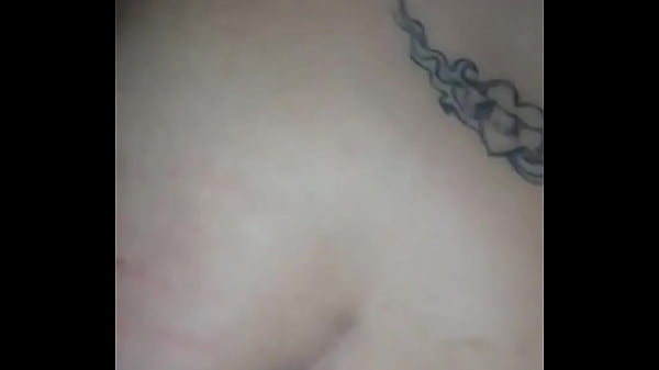 Le encanta menearse en mi pene