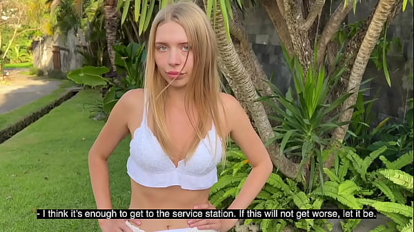 Blonde wraps her lips around a stiffy