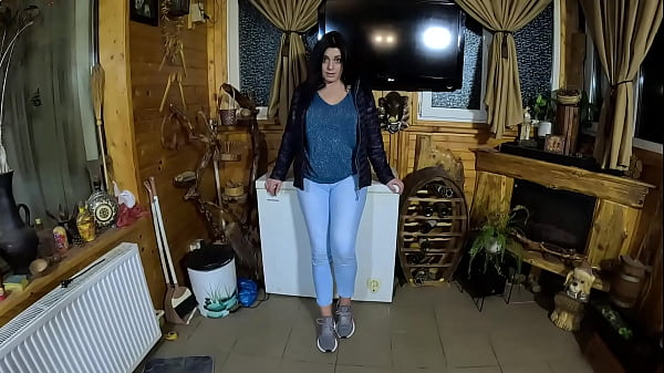 Cameltoe MILF Dances, Teases & Pees in Her Jeans &ndash; Wet Fetish Fantasy 335