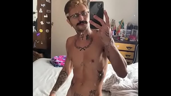 Paulo Furlan se punhetando at&eacute; leitar