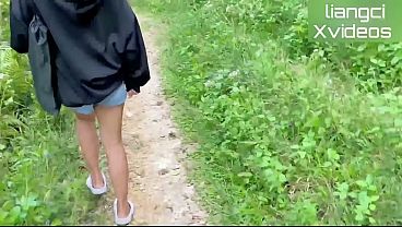 ngentot lagi di hutan sama temen kerja