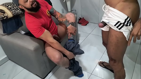 Fazendo o Bombeiro de putinha e humilhando ( Pr...