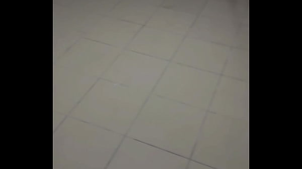 Download Video - pintor hetero foi fazer um servi&ccedil;o mas nao esperava receber outra forma e pagamento na casa do novinho dotado