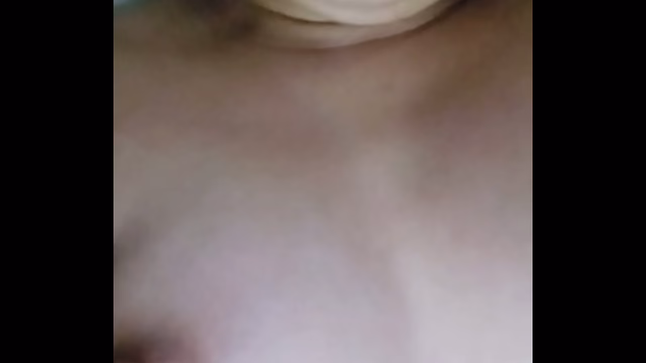 mostrandome y jugando con mi lovense lush 2