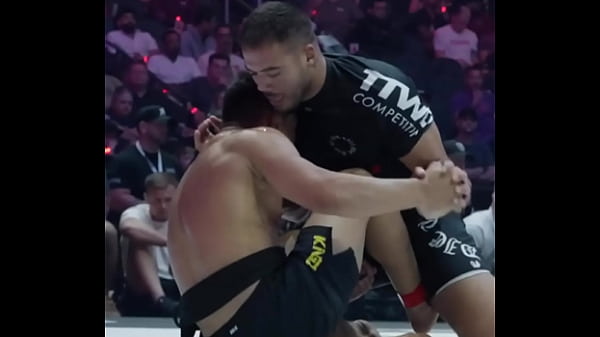 Mica galvao fazendo putaria ao vivo