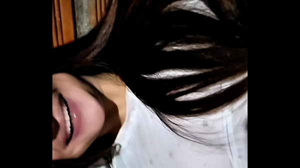 Yulieth G&oacute;mez se toca y presume sus grandes tetas