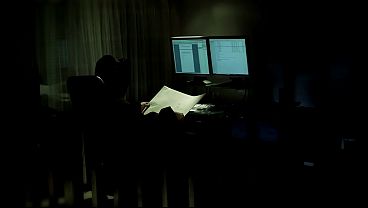 Faye & Jenni's Steamy Threesome