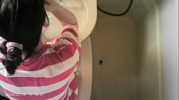 Em'x De Facebook Lan Dans Le Bain D'osaka P1