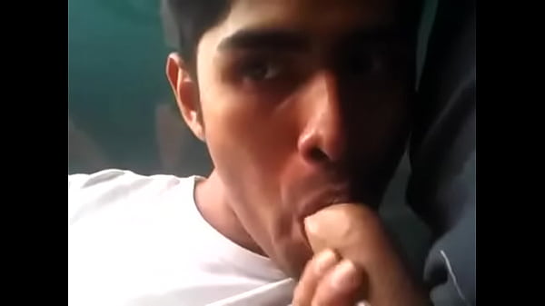 Un Mec Azéri Se Fait Baiser Au Crâne En Jouant À Tetris.