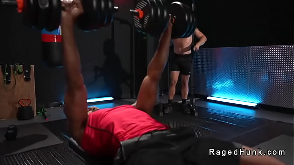 Download Video - Bbc gay anal fucks man and gets fucked in the gym