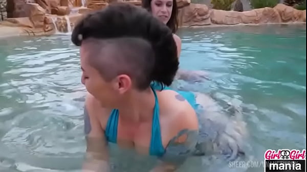 Lesbian PAWGS Shelby Paris & Nikki Sequoia Enjoy Poolside Fun!