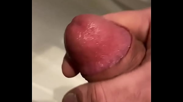 Gozando muito na mao