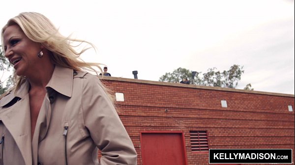 Download Video - KELLY MADISON The Flasher