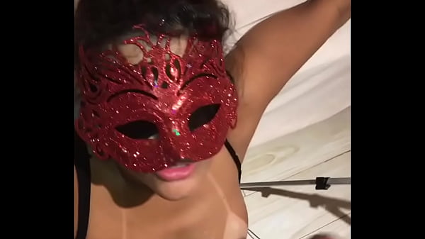 Download Video - Esposa fode como uma puta e pede para tomar um banho de porra do negao pauzudo&comma; o marido corno n&atilde;o resiste e tamb&eacute;m goza muito em uma esporrada gostosa na esposinha safada&period; Em breve vamo