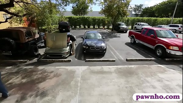 Skinny blonde slut drive test her car and gets nailed by pawn man at the pawnshop