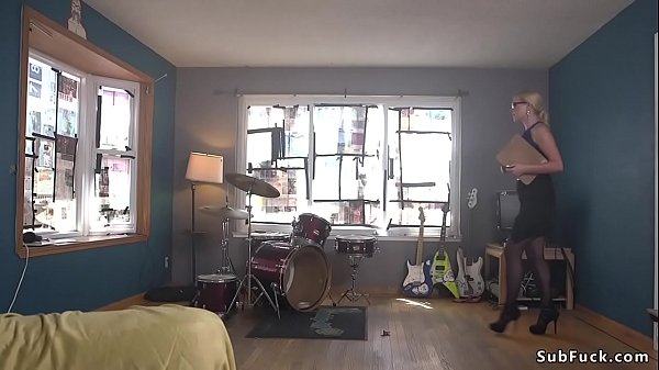 Bad tenant anal fucks big ass blonde