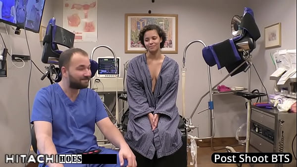 Detainee rebel wyatt has multiple orgasms while undergoing therapy at doctor tampa's gloved hands using a magicwand