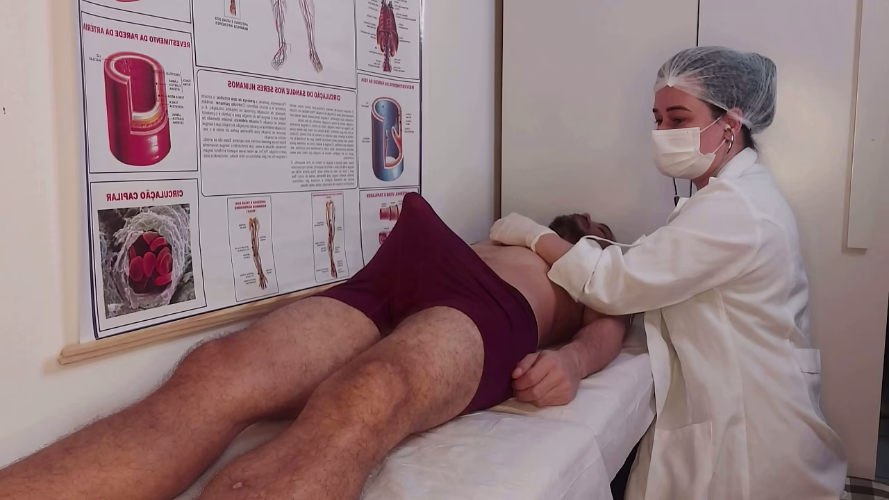 Paciente tem ere&ccedil_&atilde_o ao sentir o toque da enfermeira