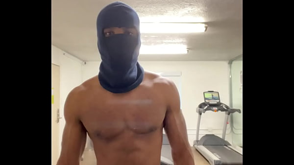 Working out my Neck and shoulders for the ladies!