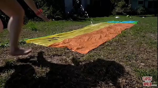 Lesbians Cum in the Fields