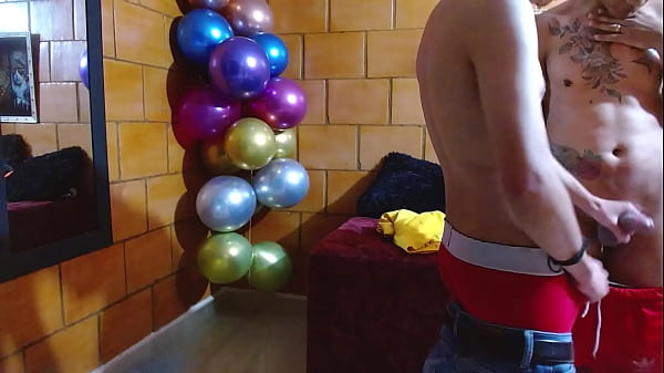 Mi amigo por curioso se lleva una rica follada