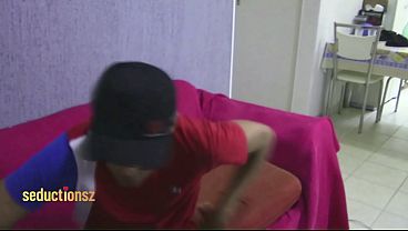 Download Video - Sozinho em casa &vert; Vers&atilde;o completa e sem censura para assinantes