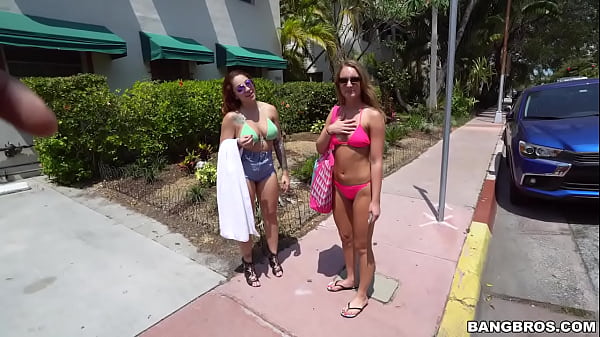 Katia Enjoys Spring Break 17’ With The Bus