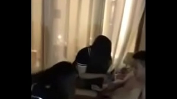 單身閨蜜加入戰局爽到男友4