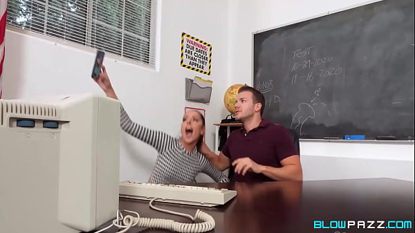 Teen In Best Oral Sex Scene