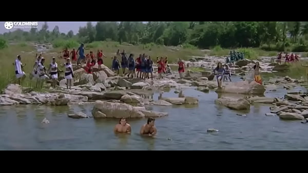 Akshay Kumar, Saif Ali Khan hot gay body