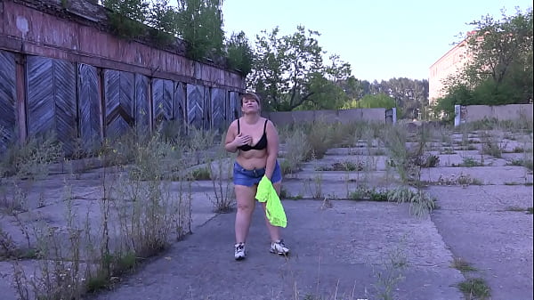 Big walking ass under short skirt outdoors. Curvy MILF strips in public. PAWG. Amateur bbw fetish.