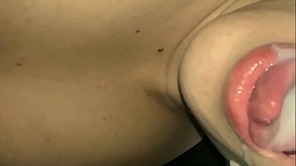 Download Video - REAL HOMEMADE&comma; MY WIFE LIKES TO SUCK ALL THE SPERM AFTER CUMSHOT AND I&comma; LIKE A REAL CUCKOLD HUSBAND CAN&DiacriticalAcute;T RESIST TO WATCH THIS AND I CUM TOO - KARINA AND LUCAS