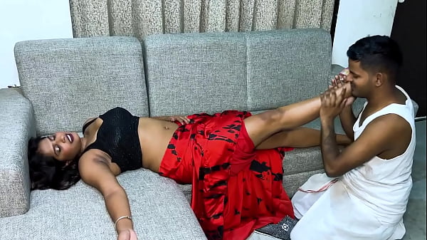 sex between doodhwala and bhabhi