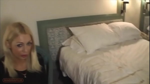 Philippe Kümmert Sich Ausnahmsweise Mal Um Eine Grossbusige Blondine Mit Silikon Titten
