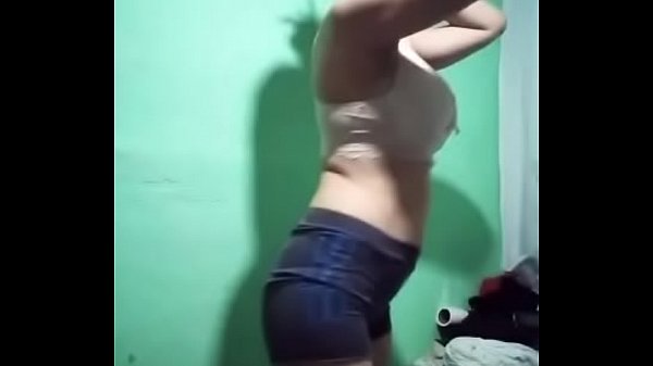 Salvadore&ntilde;a caliente