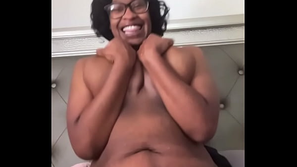 suck her own lactating nipples