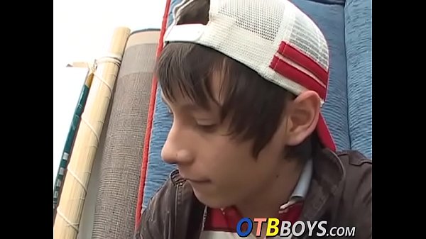 Young Latino carpenters fucking raw and deep wh...