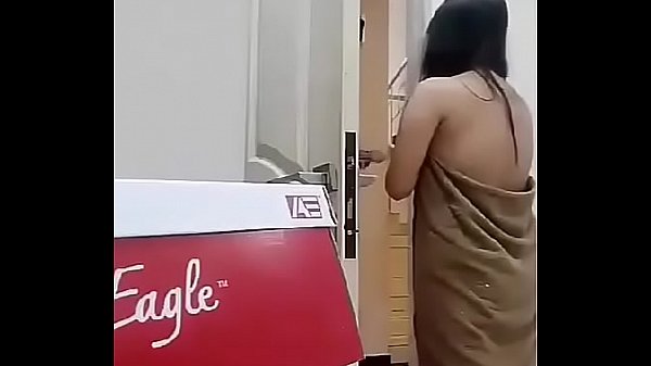 Eagle Boob Slip Show Delivery Guy