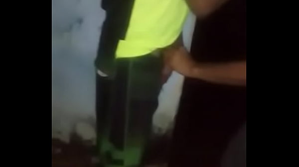 Download Video - Flagra do Mauro de JF de dona Sinh&aacute; chupando Pomba-Flagras em geral