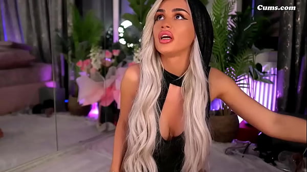 Gray Hair Chick Toying Her Pussy
