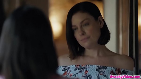 Une Milf Se Fait Enculer Par Une Exgf Lesbienne