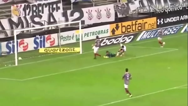 Les Corinthiens Font Sucer Fluminense Au Son D'un Soldat Dangereux