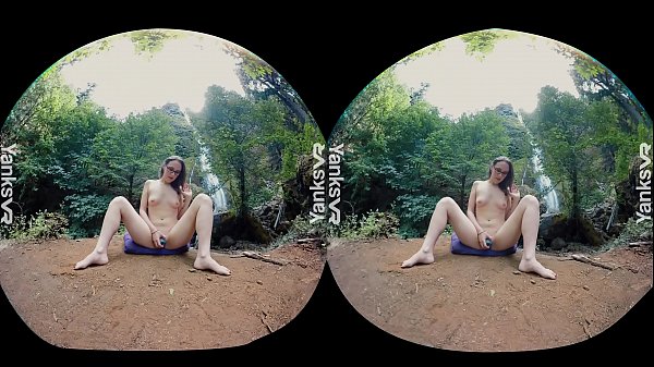 Yanks VR Lez Endza And Sierra Cirque At Waterfall