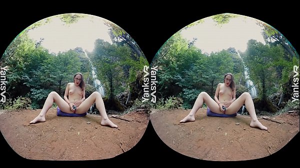 Yanks VR Lez Endza And Sierra Cirque At Waterfall