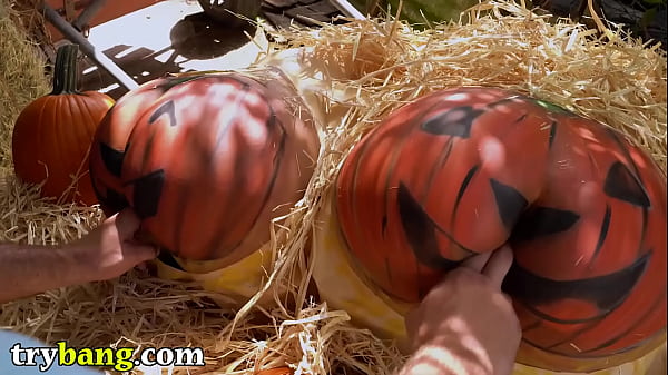 Download Video - Pumpkin Booty Patch With Rose Monroe and Valentina Jewels