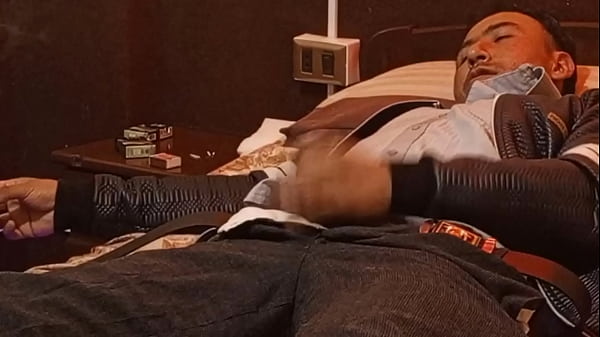 “Encerrado en mi Habitación Me Saco Toda la Leche”