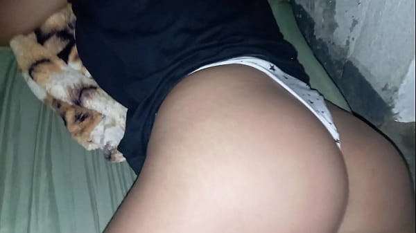 Lunaferrari - O marido da minha amiga sabe que eu amo quando ele goza na minha boquinha - My friend's husband knows that I love it when he cums in my little mouth