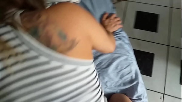 Download Video - Ele fez meu cu de buceta&excl; Depois de arrombar minha buceta ele fode meu cu sem do&comma; e me faz arregar indo para parar&period; Meu primo n&atilde;o tem limites yes