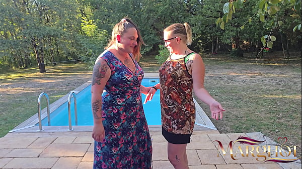 Duo Lesbien Br&ucirc;lant avec Maureen : Godes, Huile et Plaisir sous les Yeux de Mon Mec